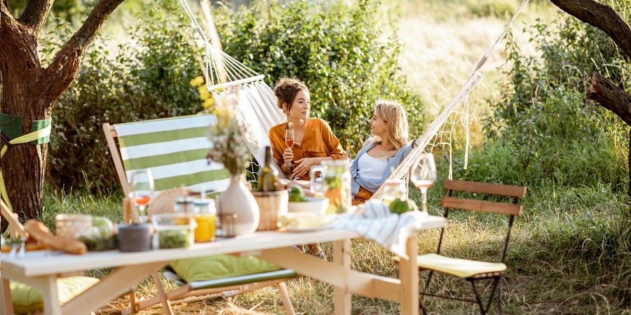 relaks w ogrodowej przestrzeni - przeznacz na to działkę budowlaną lub działkę rekreacyjną